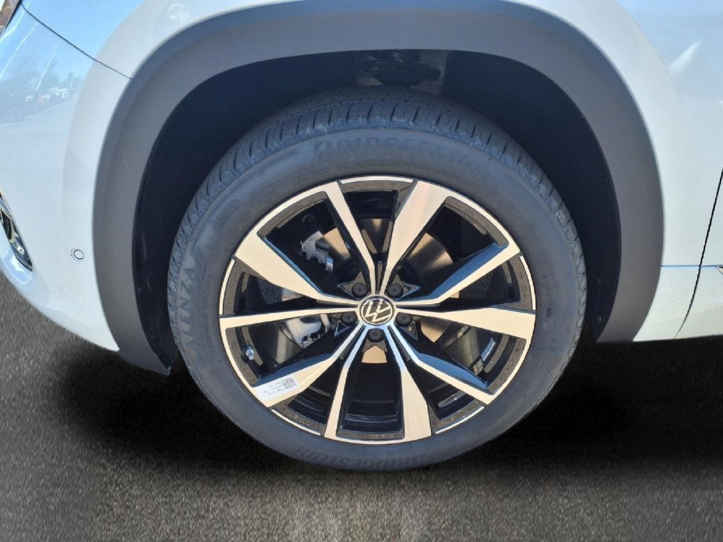 2026 Volkswagen Atlas Cross Sport SEL Premium R-Line