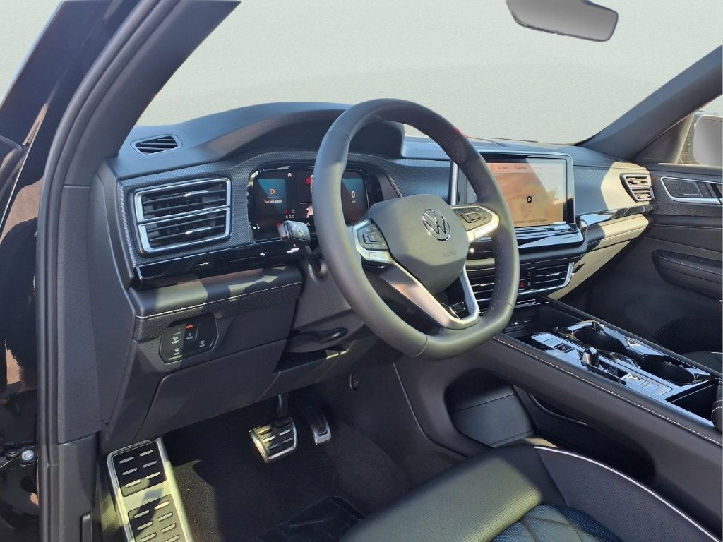 2026 Volkswagen Atlas Cross Sport SEL Premium R-Line