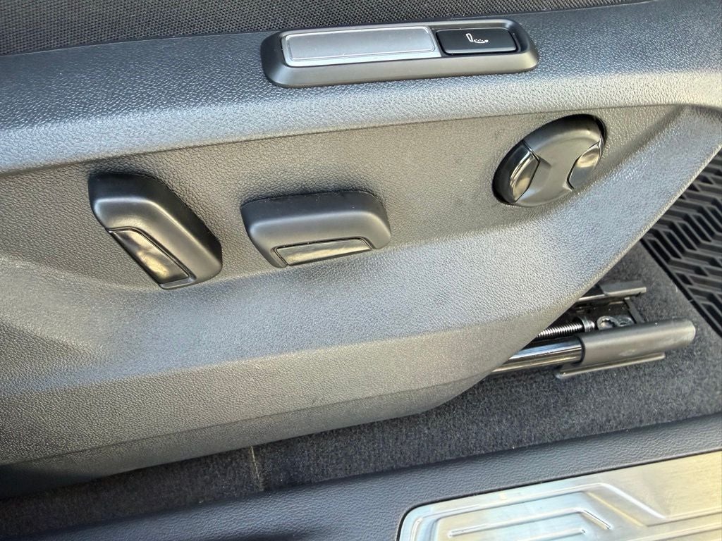 2025 Volkswagen Atlas Cross Sport 2.0T SEL Premium R-Line 4MOTION