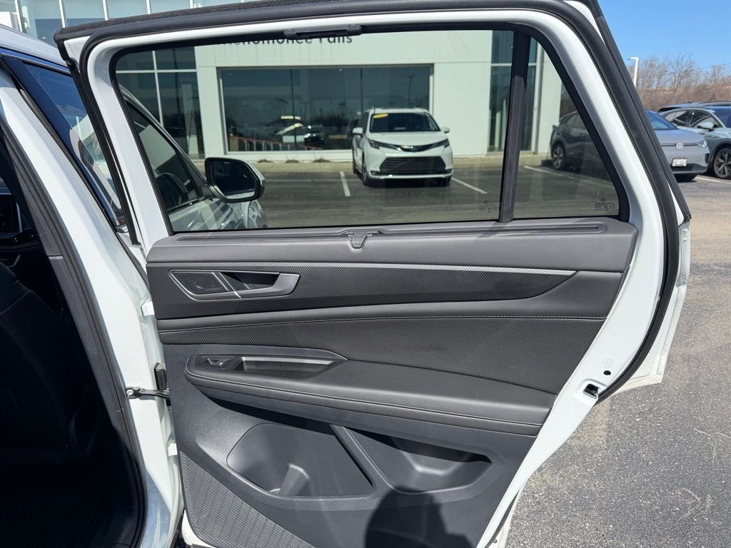 2025 Volkswagen Atlas Cross Sport 2.0T SEL Premium R-Line 4MOTION