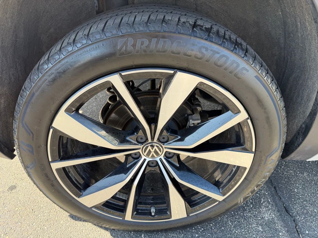 2025 Volkswagen Atlas Cross Sport 2.0T SEL Premium R-Line 4MOTION