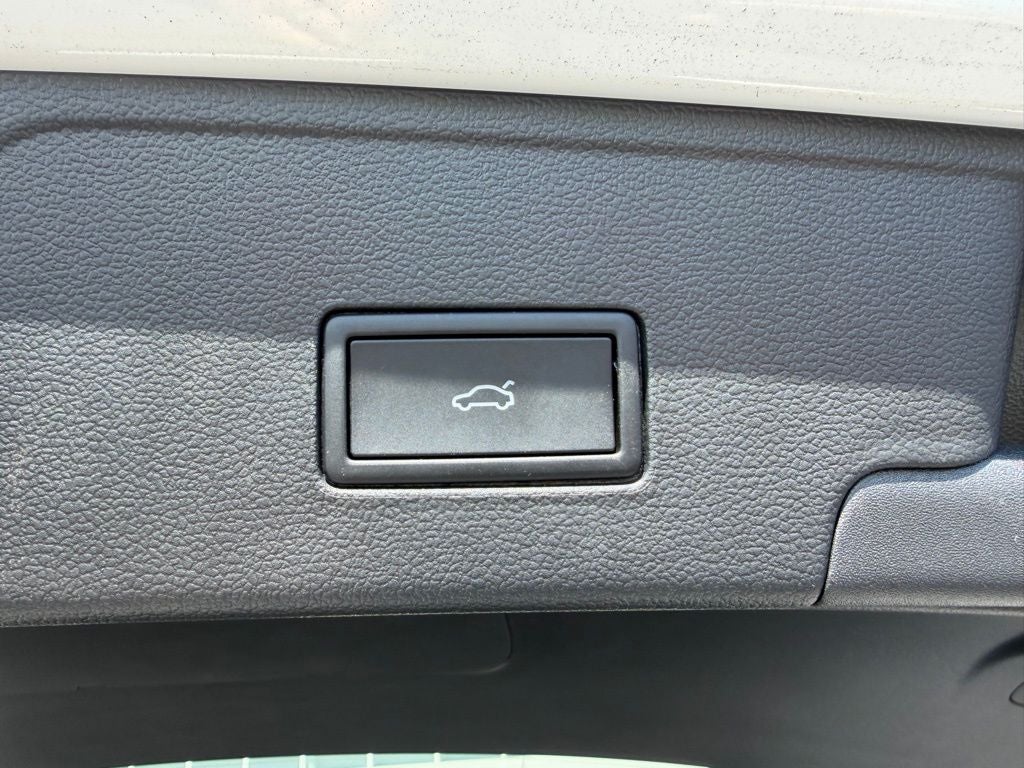 2025 Volkswagen Atlas Cross Sport 2.0T SEL Premium R-Line 4MOTION