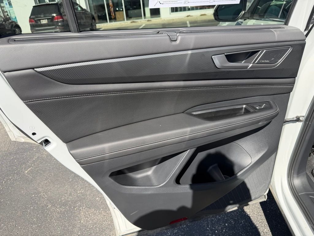 2025 Volkswagen Atlas Cross Sport 2.0T SEL Premium R-Line 4MOTION