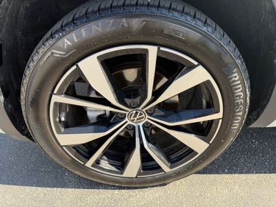 2025 Volkswagen Atlas Cross Sport 2.0T SEL Premium R-Line 4MOTION