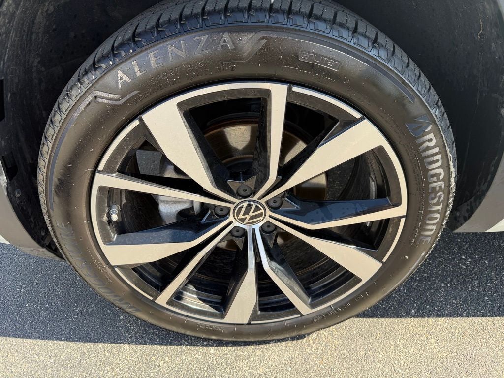 2025 Volkswagen Atlas Cross Sport 2.0T SEL Premium R-Line 4MOTION