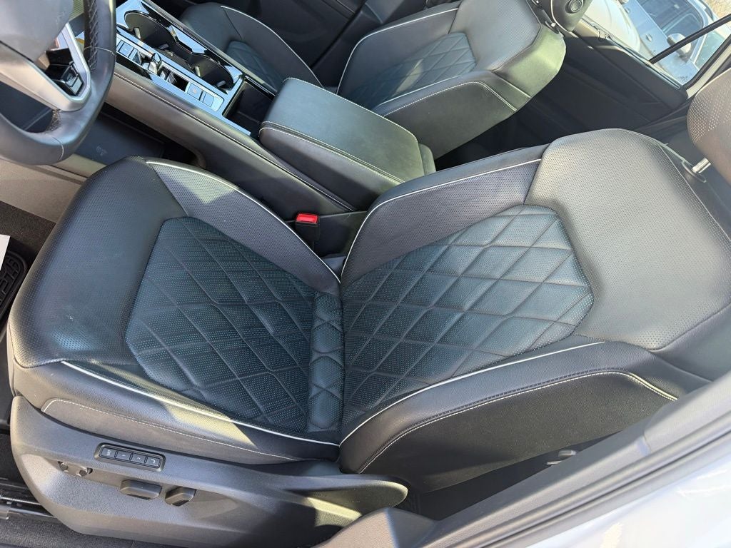 2025 Volkswagen Atlas Cross Sport 2.0T SEL Premium R-Line 4MOTION