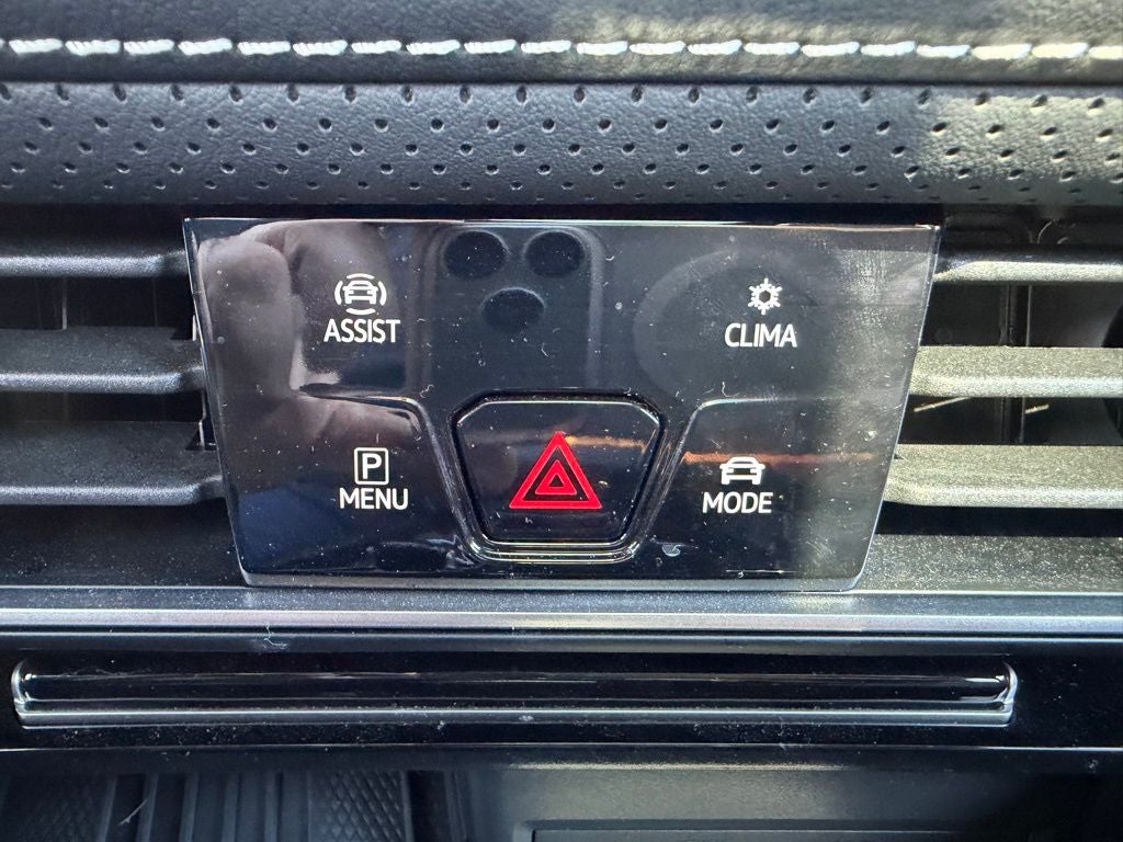 2025 Volkswagen Atlas Cross Sport 2.0T SEL Premium R-Line 4MOTION