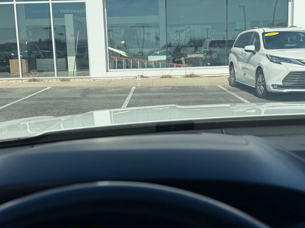 2025 Volkswagen Atlas Cross Sport 2.0T SEL Premium R-Line 4MOTION