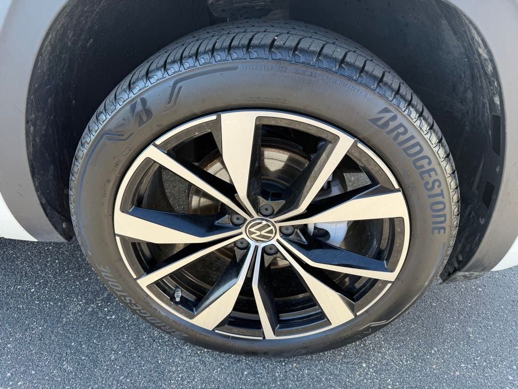2025 Volkswagen Atlas Cross Sport 2.0T SEL Premium R-Line 4MOTION