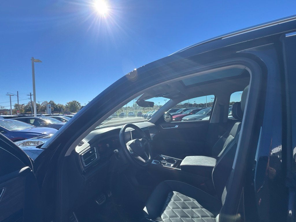 2024 Volkswagen Atlas 2.0T SEL Premium R-Line