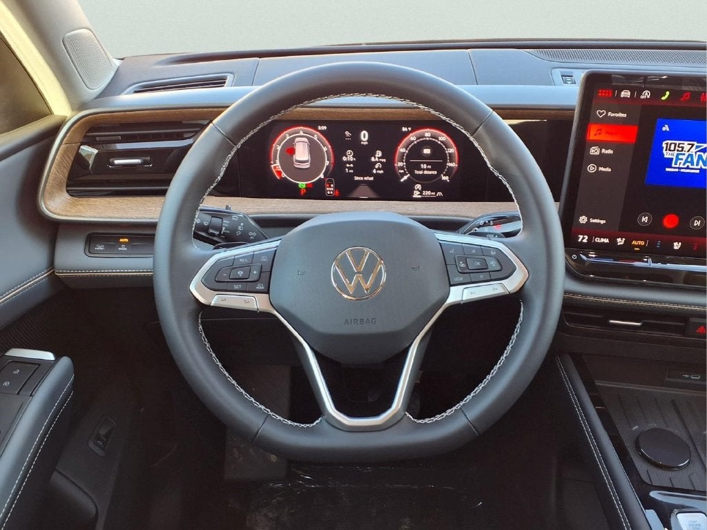 2027 Volkswagen Atlas SE w/Technology