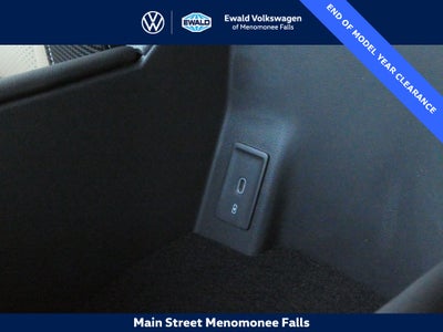 2025 Volkswagen Atlas Cross Sport 2.0T SE w/Technology