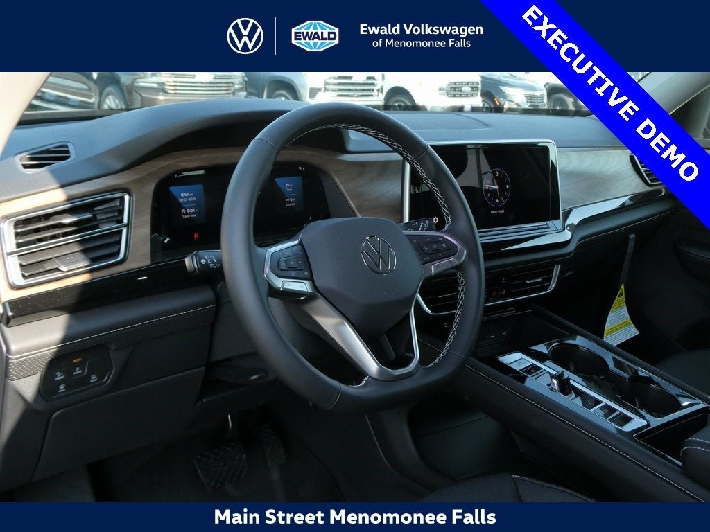 2025 Volkswagen Atlas 2.0T SE w/Technology 4MOTION