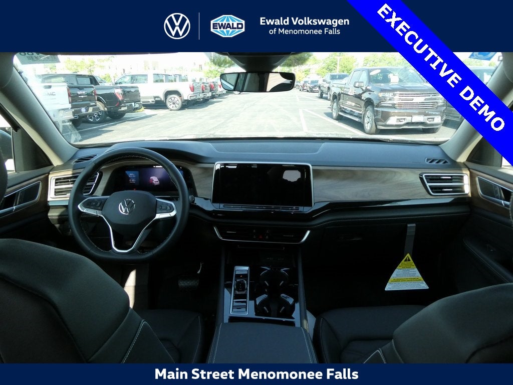 2025 Volkswagen Atlas 2.0T SE w/Technology 4MOTION