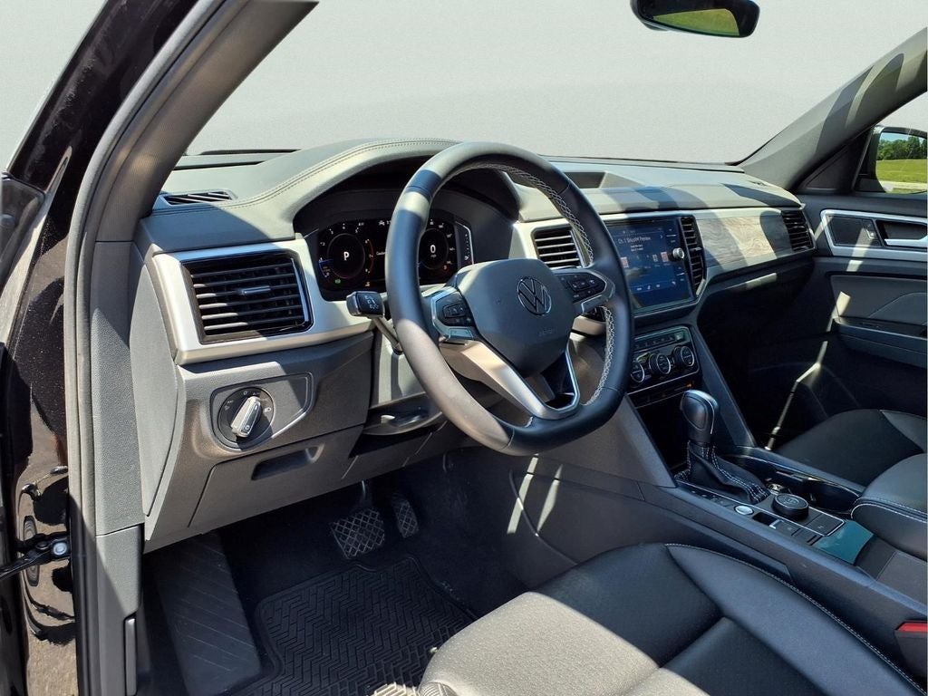 2023 Volkswagen Atlas Cross Sport 2.0T SE w/Technology