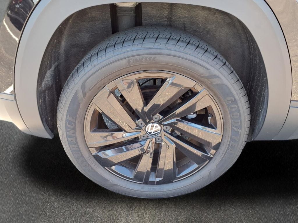 2023 Volkswagen Atlas Cross Sport 2.0T SE w/Technology