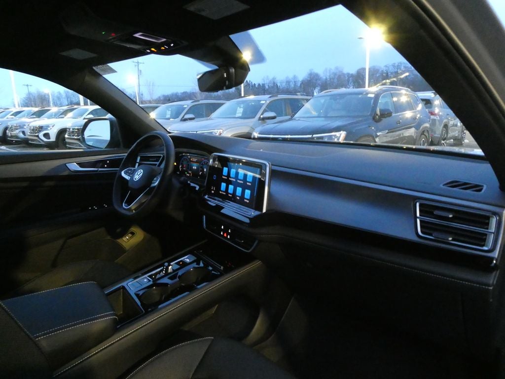 2026 Volkswagen Atlas Cross Sport 2.0T SE w/Technology