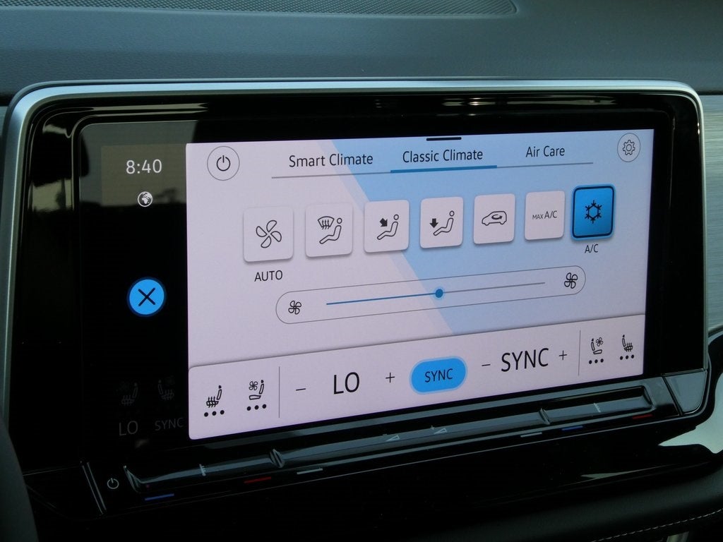 2025 Volkswagen Atlas Cross Sport 2.0T SE w/Technology