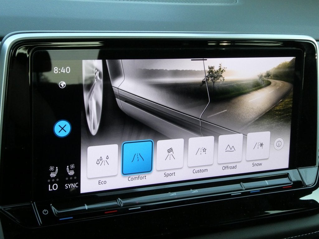 2025 Volkswagen Atlas Cross Sport 2.0T SE w/Technology