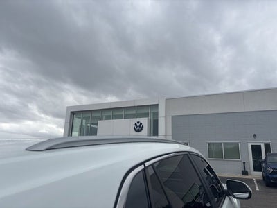 2022 Volkswagen Atlas Cross Sport 2.0T SEL R-Line