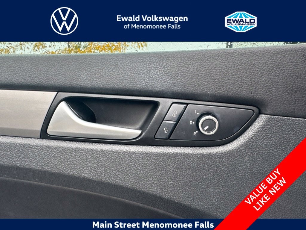 2015 Volkswagen Passat 1.8T S