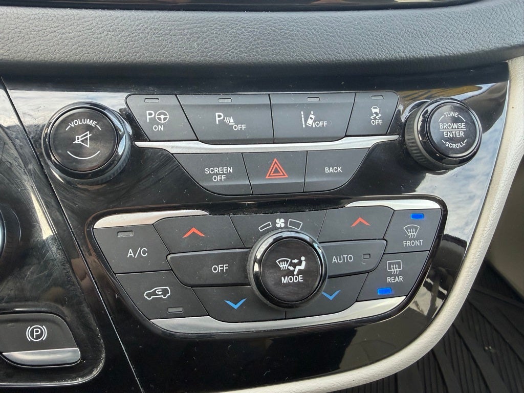 2017 Chrysler Pacifica Touring L Plus