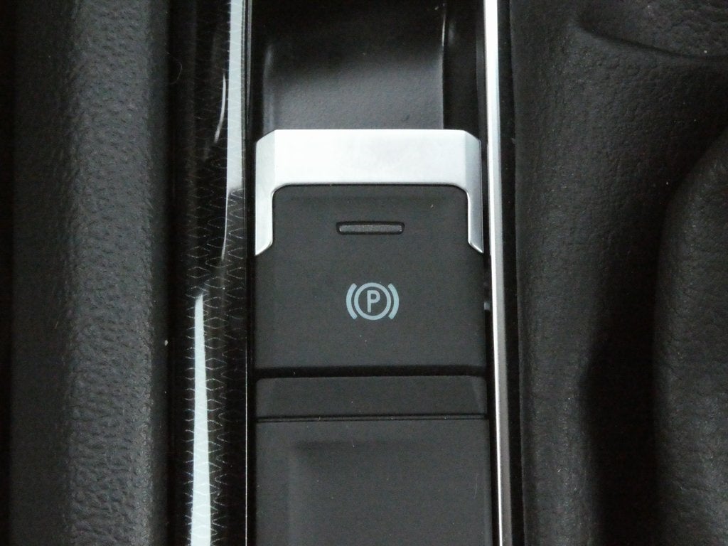 2025 Volkswagen Taos 1.5T SE Black