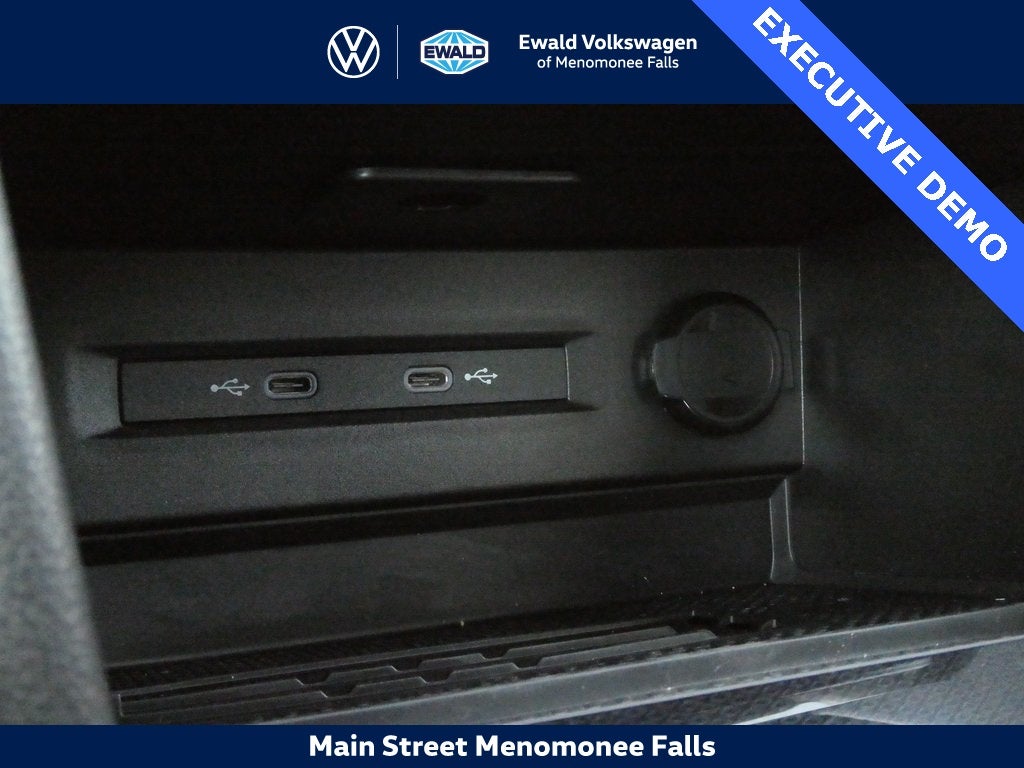 2025 Volkswagen Taos 1.5T SE Black