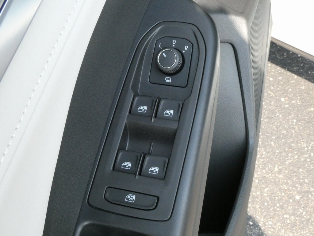 2025 Volkswagen Taos 1.5T SE Black