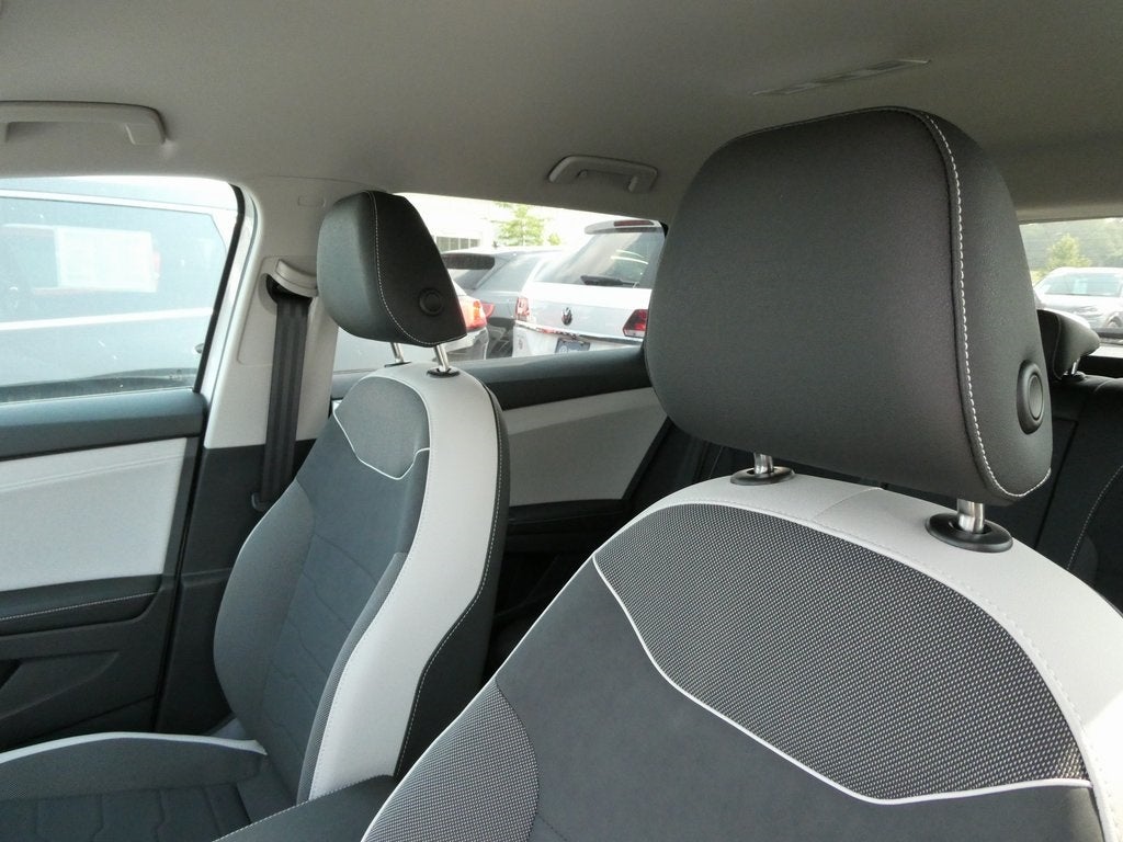 2025 Volkswagen Taos 1.5T SE Black