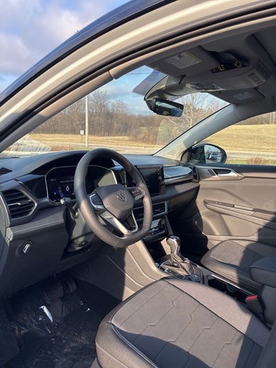 2026 Volkswagen Taos 1.5T SE Black