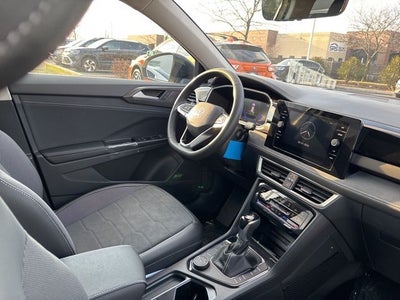 2026 Volkswagen Taos 1.5T SE Black