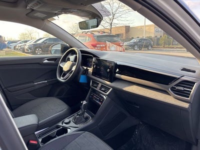 2026 Volkswagen Taos 1.5T SE Black