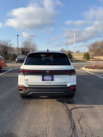 2026 Volkswagen Taos 1.5T SE Black