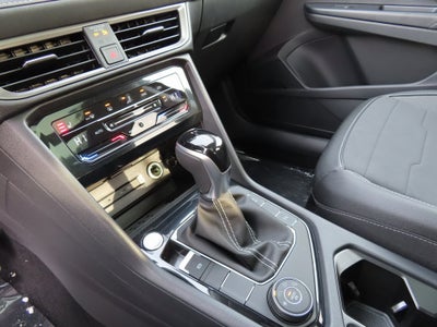 2026 Volkswagen Taos 1.5T SE Black