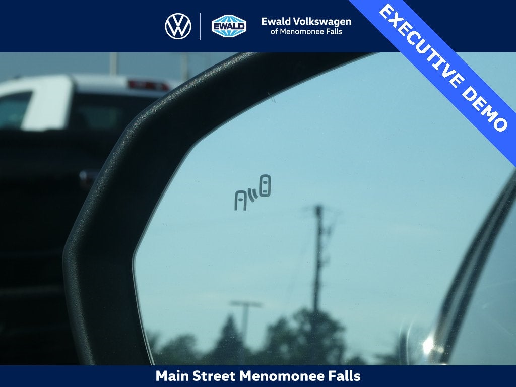 2025 Volkswagen Taos 1.5T SE Black 4MOTION