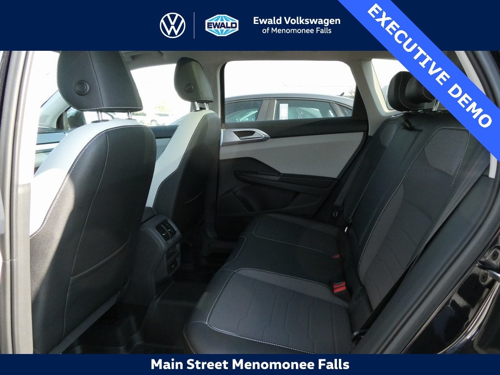 2025 Volkswagen Taos 1.5T SE Black 4MOTION