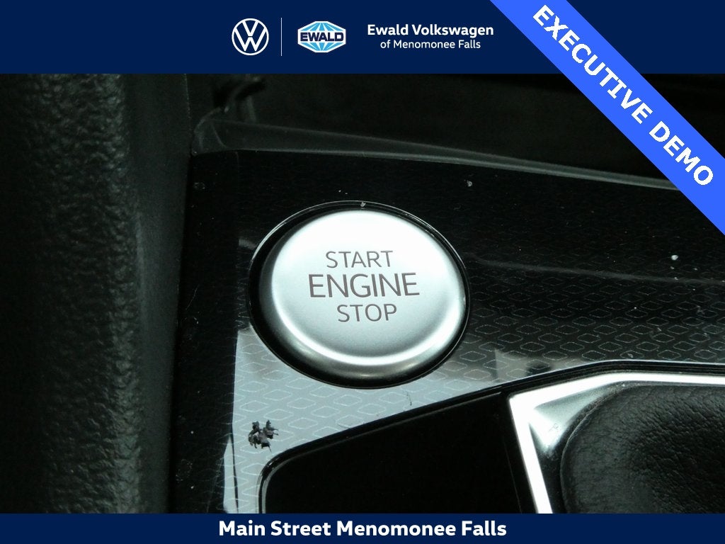 2025 Volkswagen Taos 1.5T SE Black 4MOTION