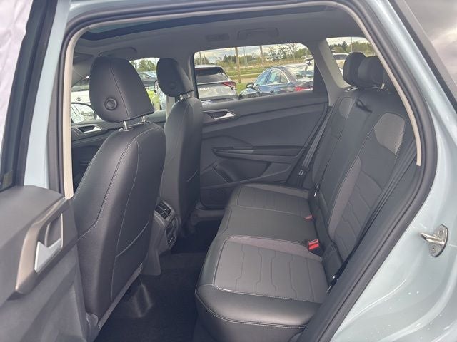 2026 Volkswagen Taos 1.5T SE Black
