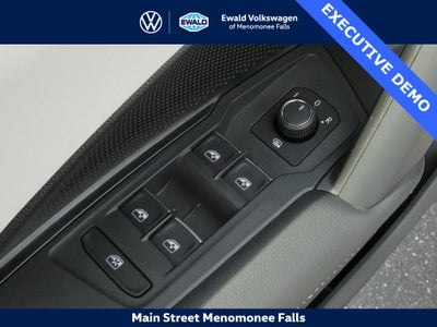 2025 Volkswagen Tiguan 2.0T SE