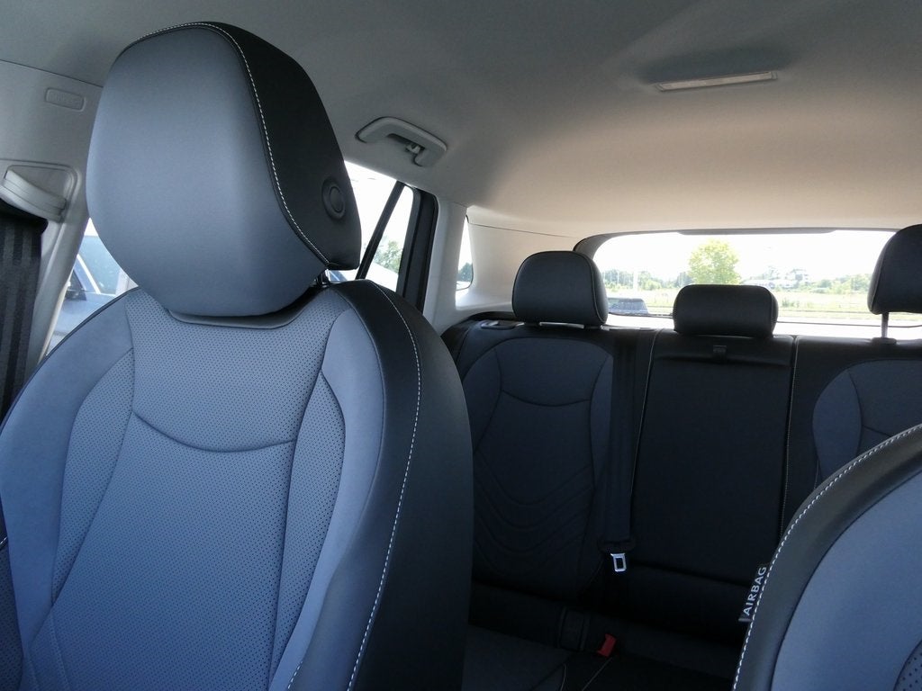 2025 Volkswagen Tiguan 2.0T SE