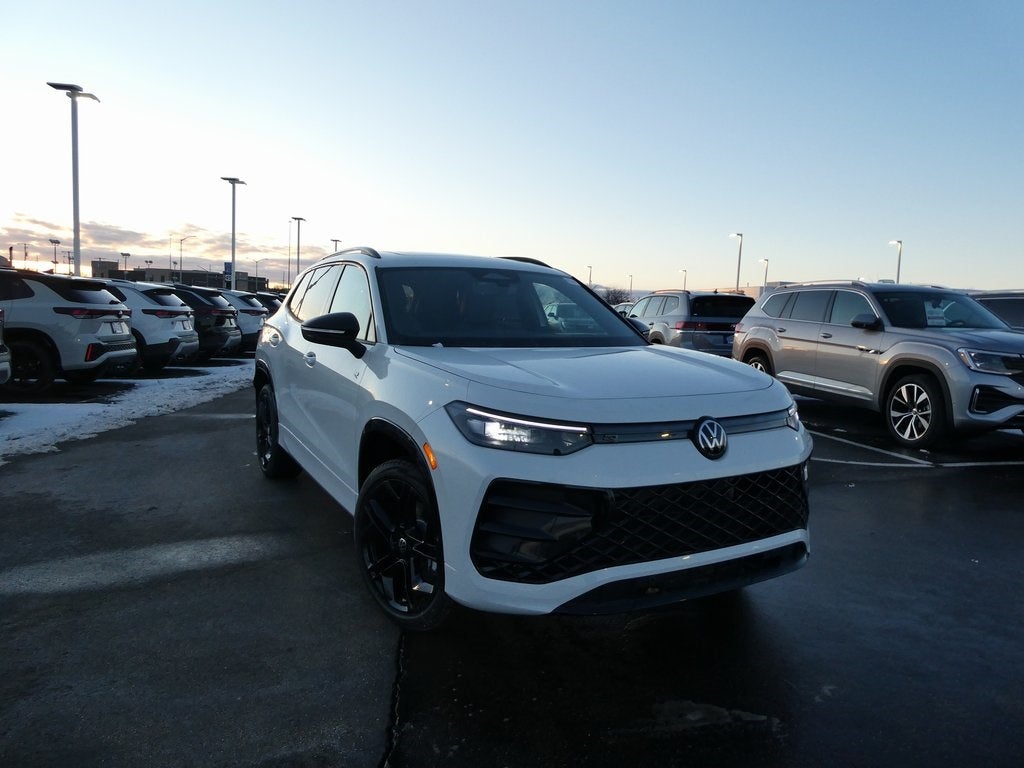 2026 Volkswagen Tiguan 2.0T SE R-Line Black