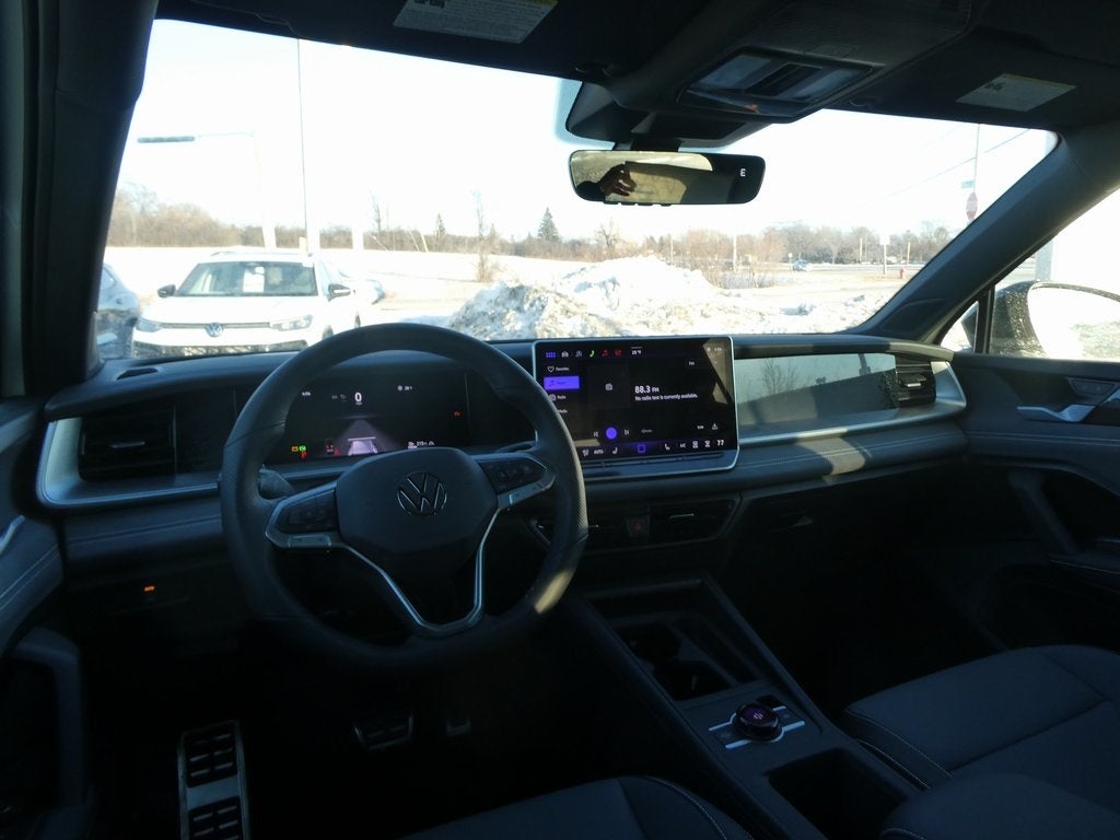 2026 Volkswagen Tiguan 2.0T SE R-Line Black