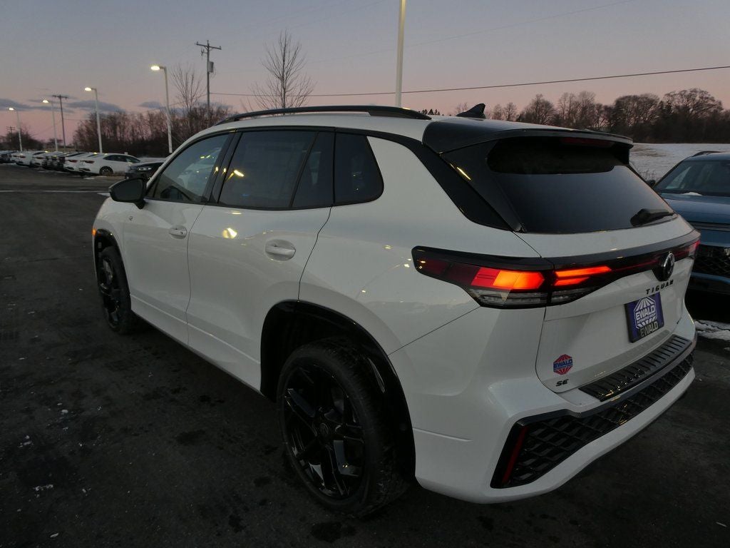2026 Volkswagen Tiguan 2.0T SE R-Line Black