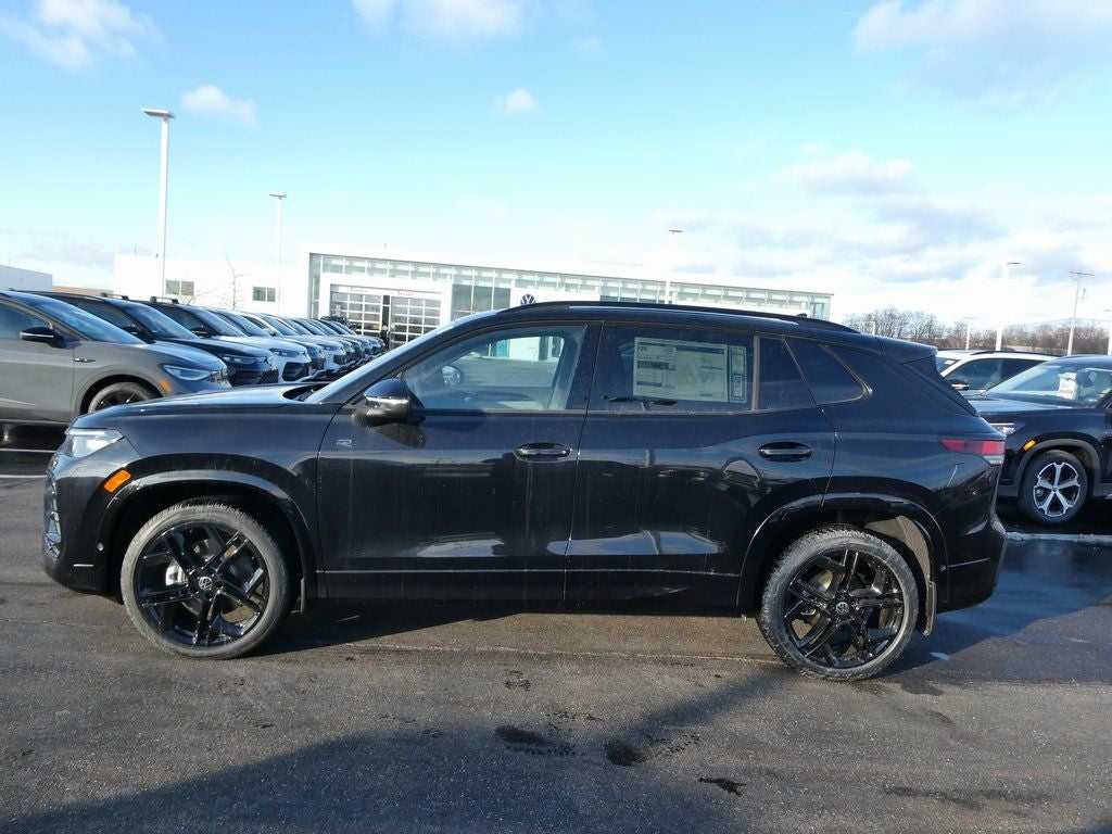 2026 Volkswagen Tiguan 2.0T SE R-Line Black