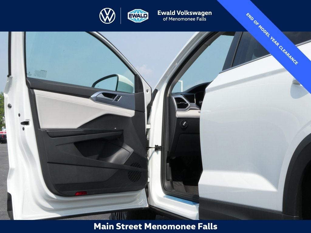 2025 Volkswagen Taos 1.5T SE