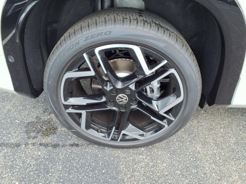 2026 Volkswagen Tiguan 2.0T SEL R-Line