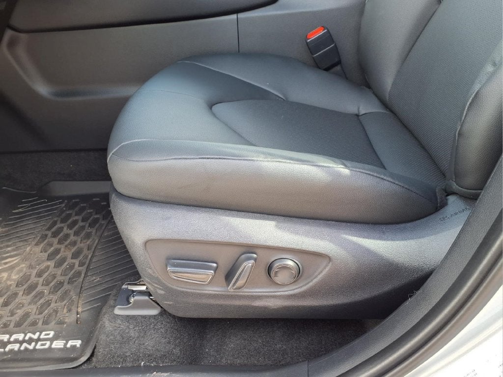2026 Toyota Grand Highlander Base