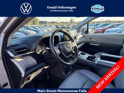 2024 Toyota Sienna XLE