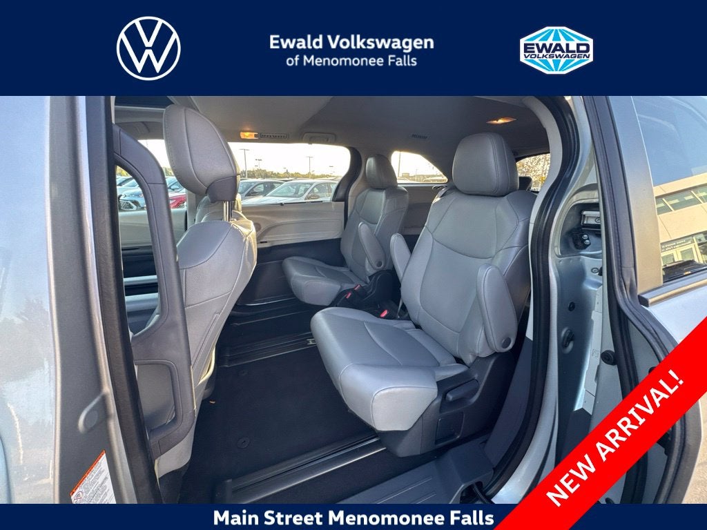 2024 Toyota Sienna XLE